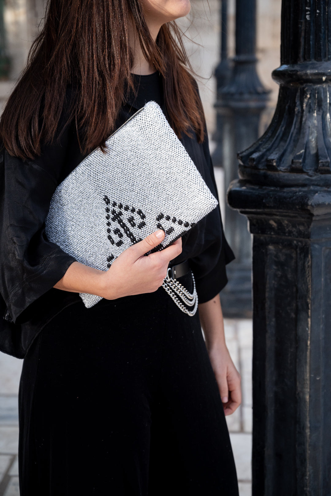 Anogia Clutch
