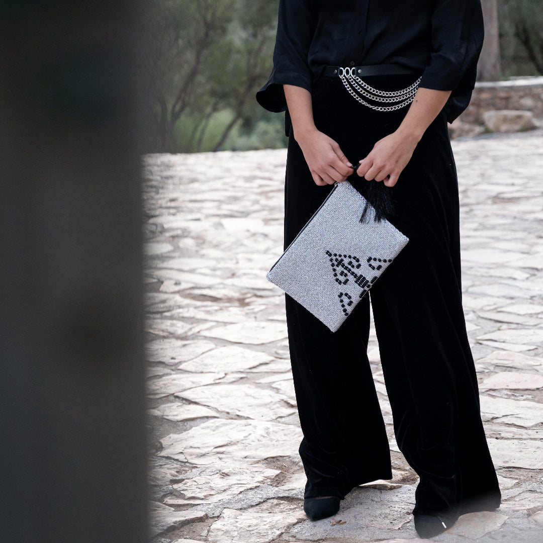 Anogia Clutch
