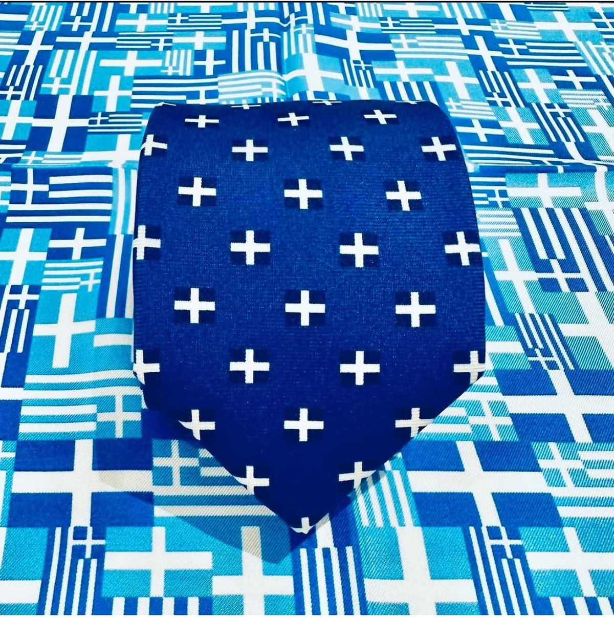 Flag V Tie by Thalassa Collection – view 2 | Thalassea
