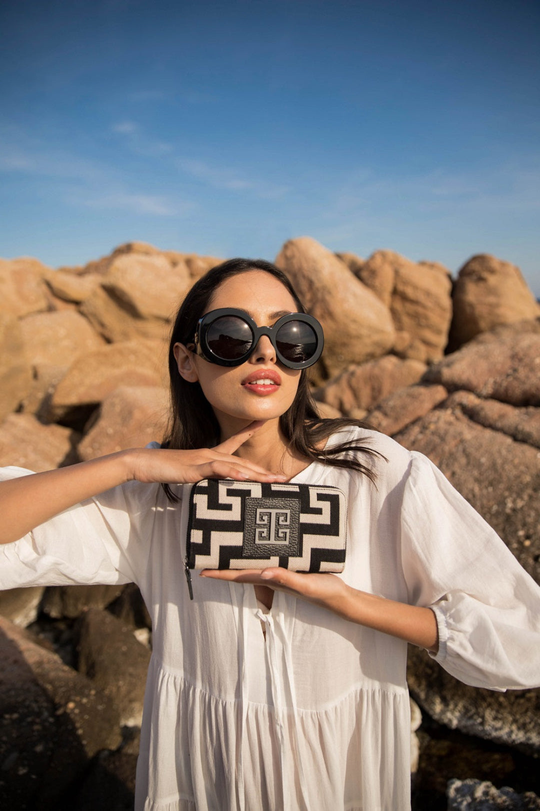 PLUTOS 1 – CLASSIC Pattern – Ecru/Black – Wallet