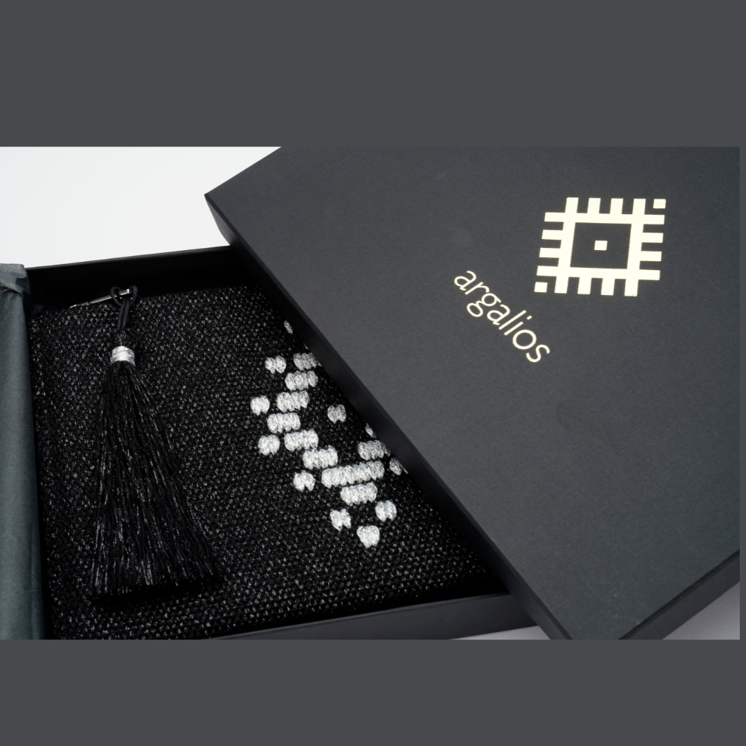 Knossos Clutch
