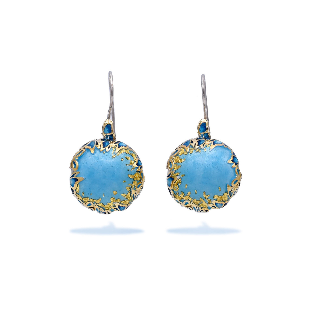 A pair of sky blue butterfly earrings with gold-plated details and enamel, crafted from silver sterling 925.